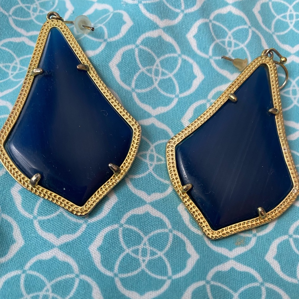 Beautiful Kendra Scott earrings in great condition